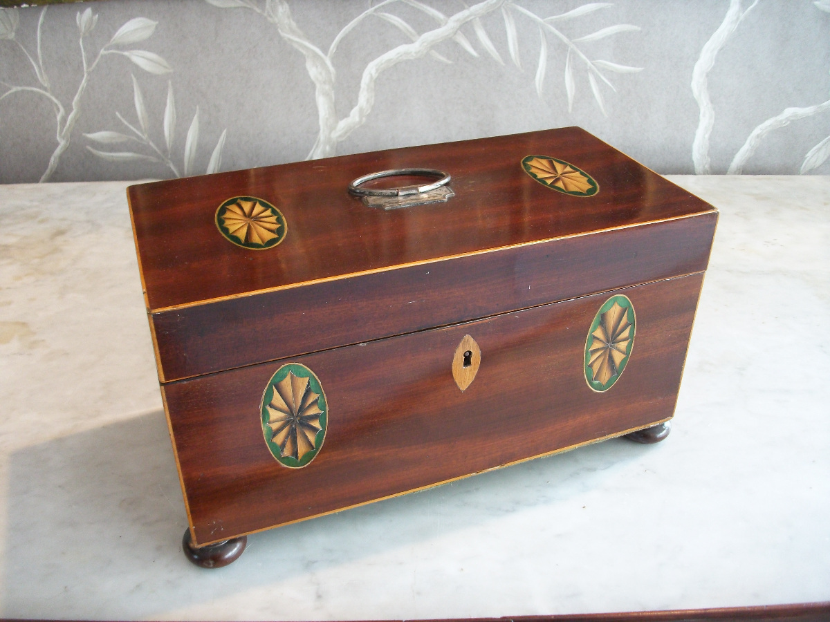 ANTIQUE GEORGIAN TEA CHEST